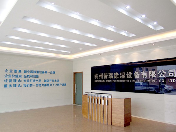 硬汉视频APP下载泰前台风采